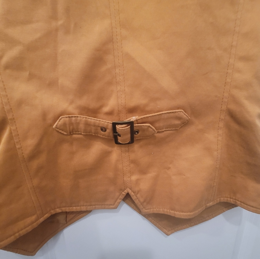 Clothing - Picture 2 of 4